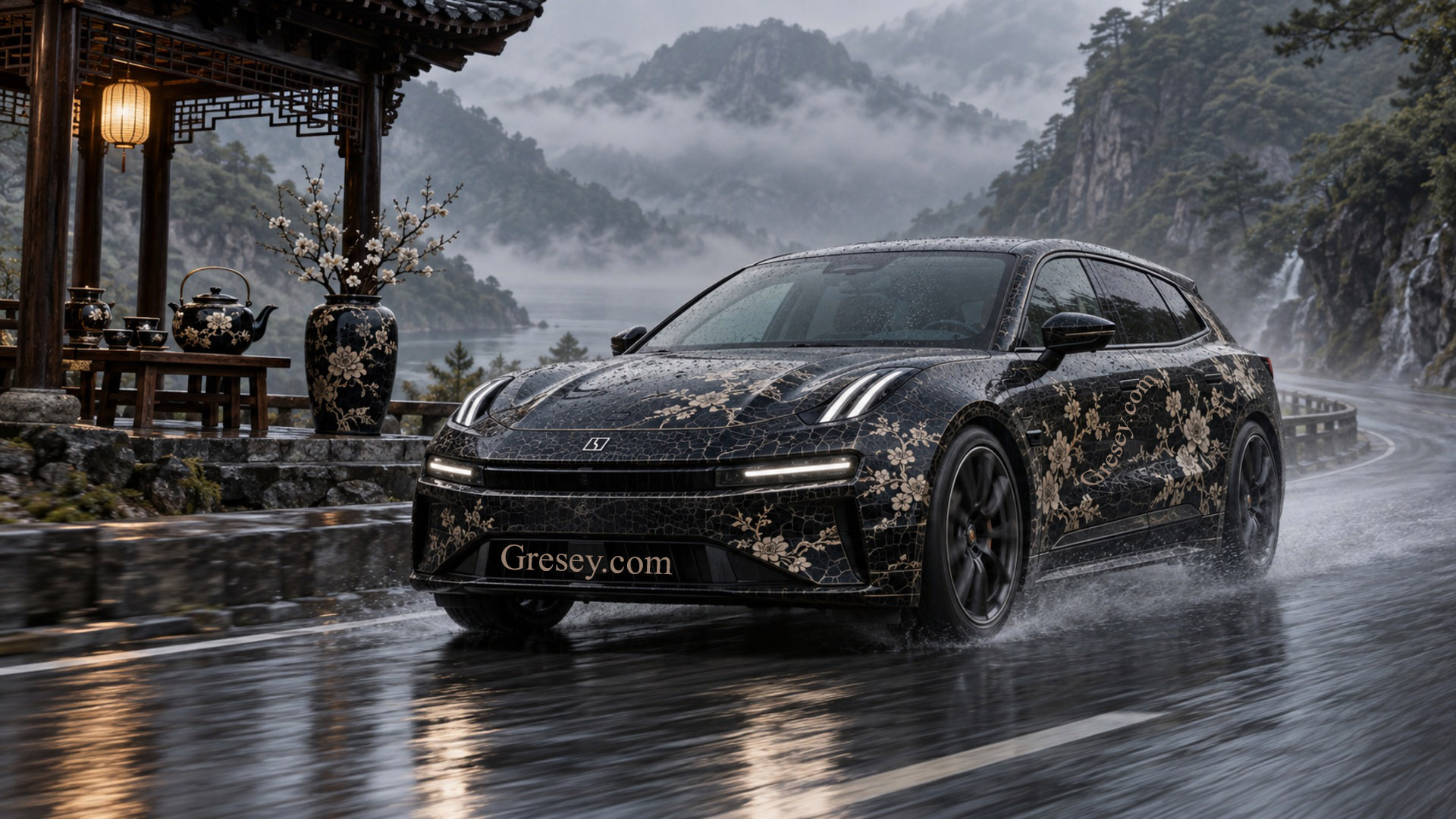ZEEKR 001 Performance AWD із чорною глазурованою фактурою їде мокрою гірською дорогою біля порцелянового посуду